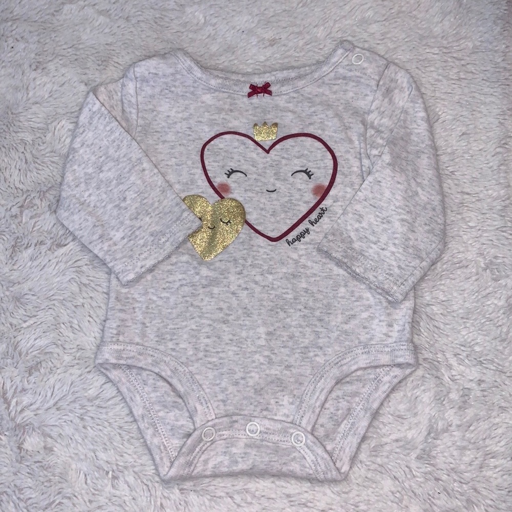 (3 for $10) carters heart bodysuit